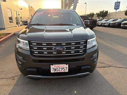 Used 2017 Ford Explorer XLT w/ Equipment Group 202A FWD image 2
