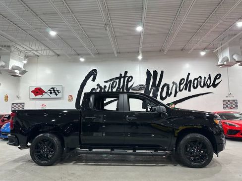 Used 2024 Chevrolet Silverado 1500 Custom w/ Turbomax Blackout Package image 29