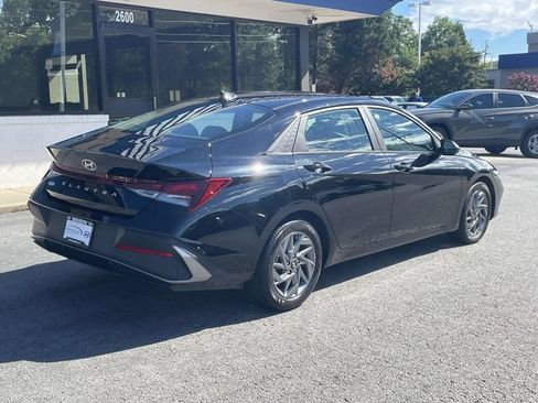 Used 2024 Hyundai Elantra SEL FWD image 6