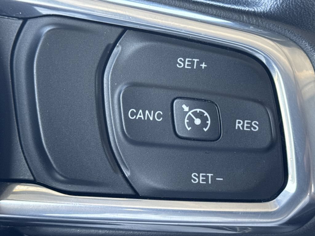 Used 2021 Jeep Gladiator Overland w/ Safety Group AWD/4WD image 25