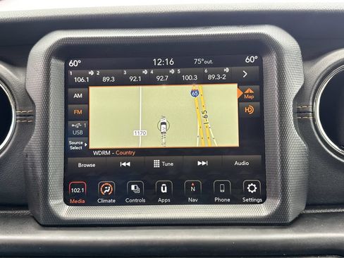 Used 2021 Jeep Gladiator Overland AWD/4WD image 18