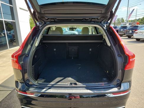 Used 2019 Volvo XC60 T5 Inscription w/ Protection Package Premier image 11