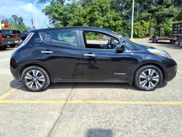 Used 2016 Nissan Leaf SL w/ Premium Package FWD image 6