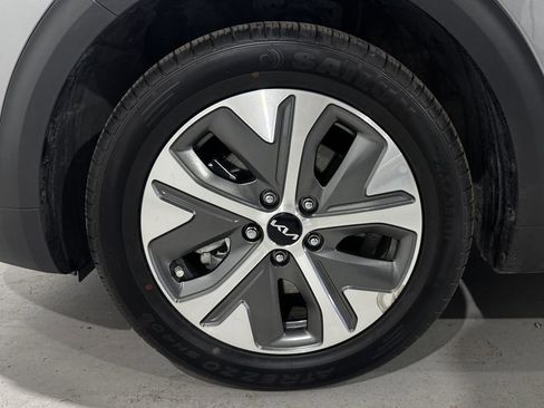 Used 2022 Kia Niro EX FWD image 8