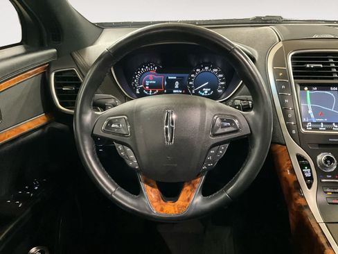 Used 2017 Lincoln MKX Select w/ Select Plus Package FWD image 12