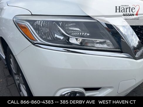 Used 2015 Nissan Pathfinder Platinum w/ Family Entertainment Package image 14