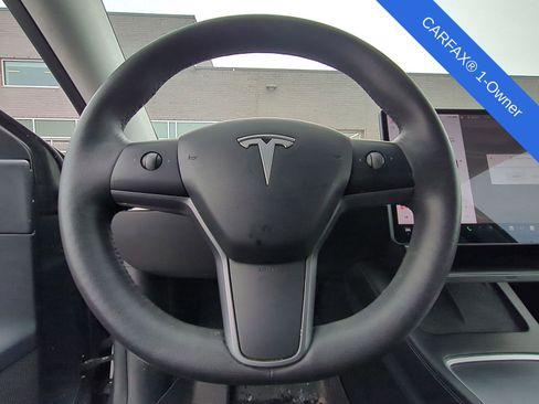 Used 2021 Tesla Model Y Long Range image 23