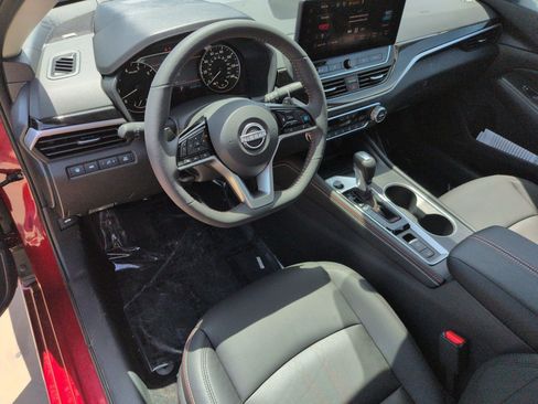 New 2026 Nissan Altima 2.5 SR w/ SR Premium Package FWD image 2