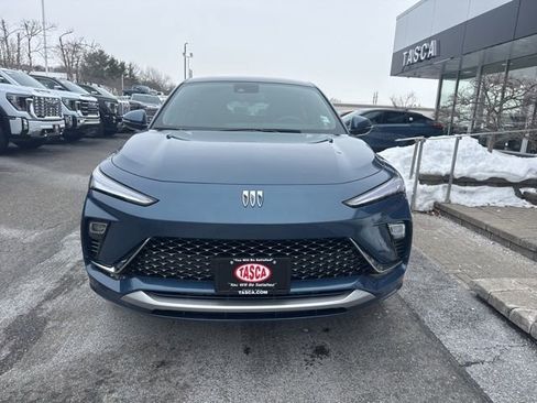 Used 2025 Buick Envista Avenir image 2