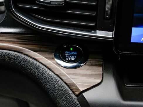 Used 2020 Ford Explorer Limited image 18