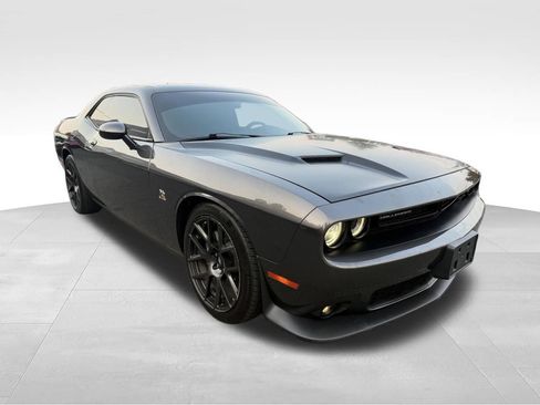 Used 2018 Dodge Challenger R/T Scat Pack RWD image 7