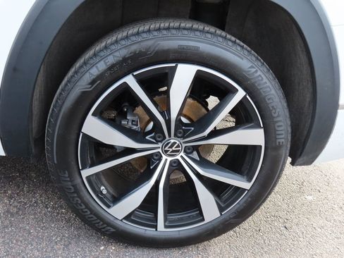 Certified 2024 Volkswagen Atlas SEL Premium R-Line image 45