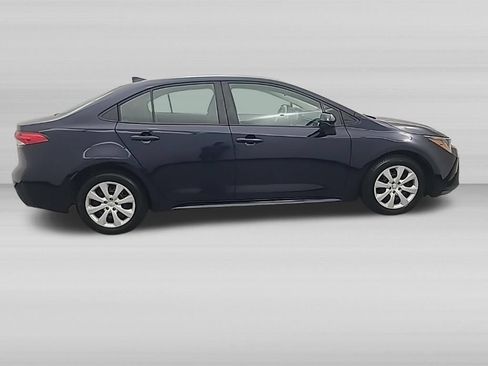 Used 2025 Toyota Corolla LE FWD image 3