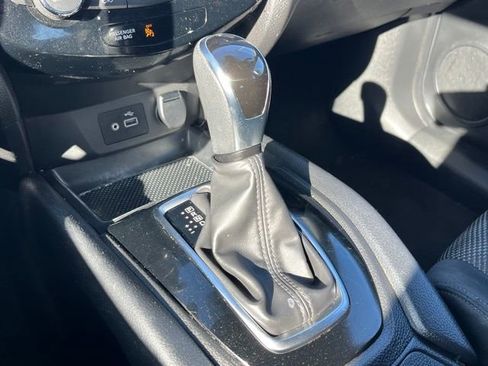 Used 2021 Nissan Rogue Sport SV image 40