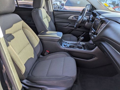 Used 2020 Chevrolet Traverse LT image 27