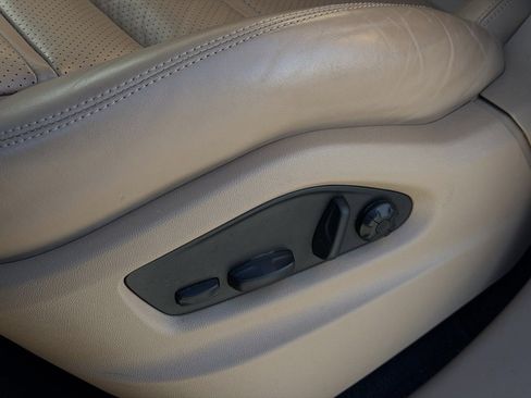 Used 2023 Porsche Cayenne image 24