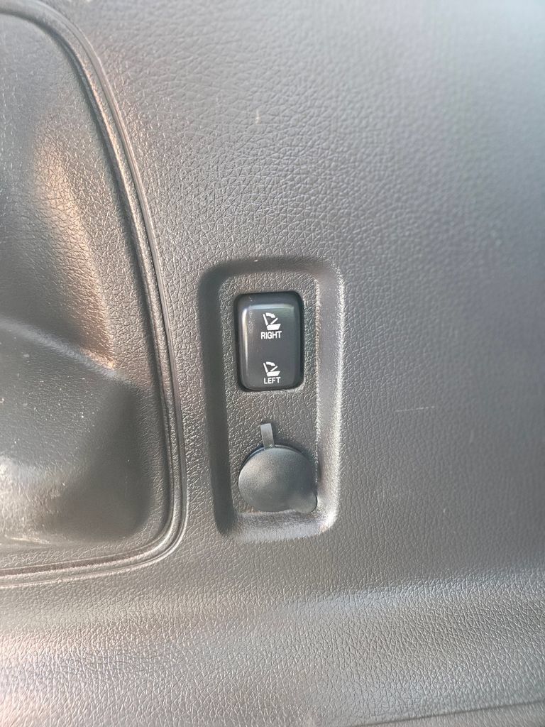 Used 2014 Lincoln MKX AWD w/ Equipment Group 102A image 25