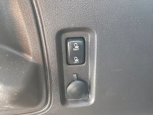 Used 2014 Lincoln MKX AWD w/ Equipment Group 102A image 25