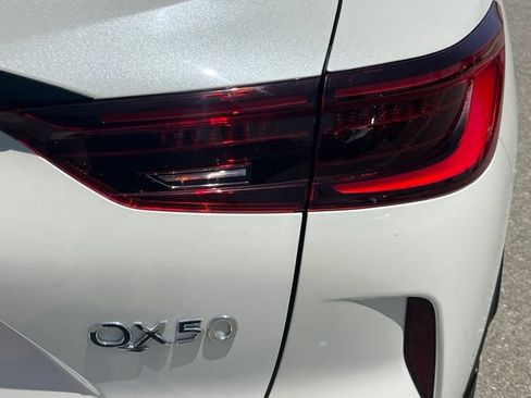 Certified 2022 INFINITI QX50 Luxe w/ Appearance Package FWD image 31