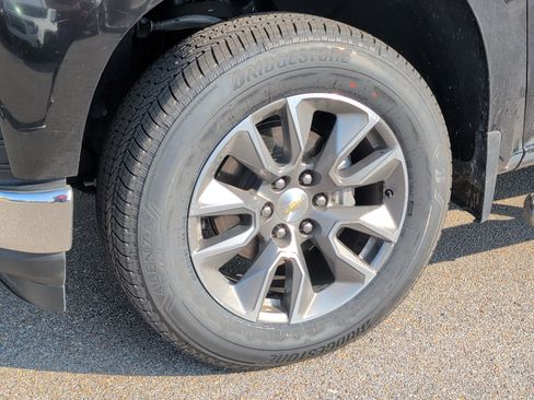 Used 2021 Chevrolet Silverado 1500 LT w/ Convenience Package II image 11