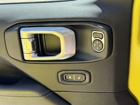 Used 2023 Jeep Wrangler Unlimited Rubicon 4xe w/ Steel Bumper Group AWD/4WD image 27