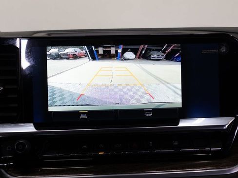 Used 2025 Chevrolet Silverado 1500 LT RWD image 30