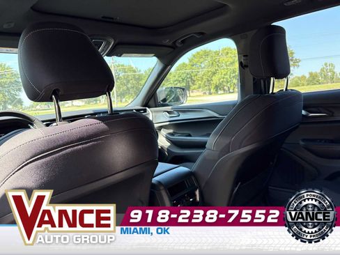 New 2025 Jeep Grand Cherokee Laredo X image 15