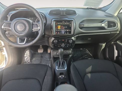 Used 2023 Jeep Renegade Latitude AWD/4WD image 10