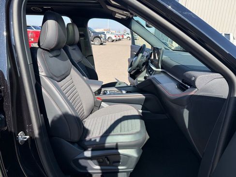 New 2026 Ford Explorer ST-Line w/ ST-Line Street Pack image 18