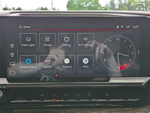 Used 2024 GMC Sierra 1500 Elevation w/ X31 Off-Road Package AWD/4WD image 17
