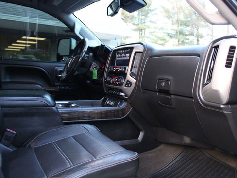 Used 2016 GMC Sierra 2500 Denali w/ Duramax Plus Package image 15