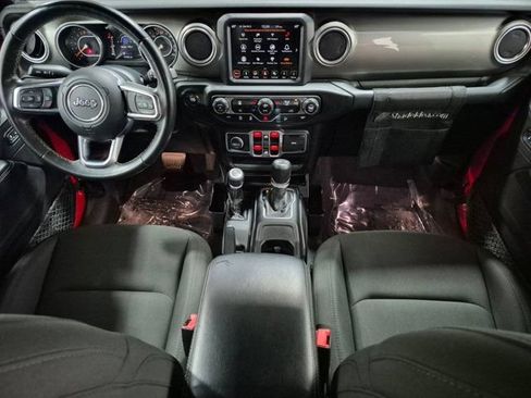 Used 2018 Jeep Wrangler Unlimited Sahara AWD/4WD image 13