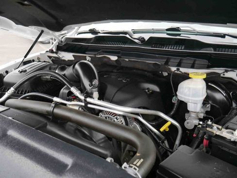 Used 2018 RAM 1500 SLT image 13