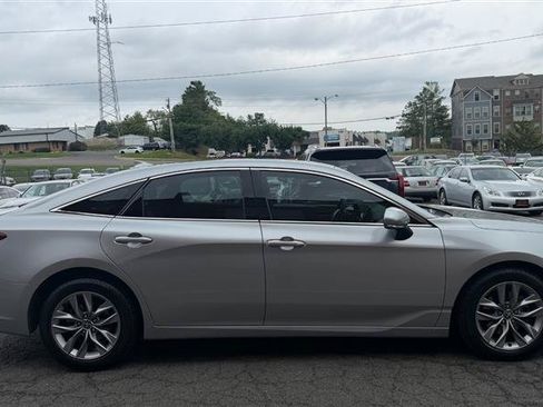 Used 2022 Toyota Avalon XLE w/ Moonroof Package FWD image 14