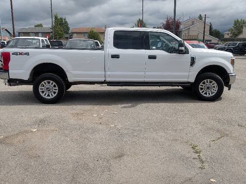 Used 2019 Ford F350 XLT w/ Camper Package AWD/4WD image 6