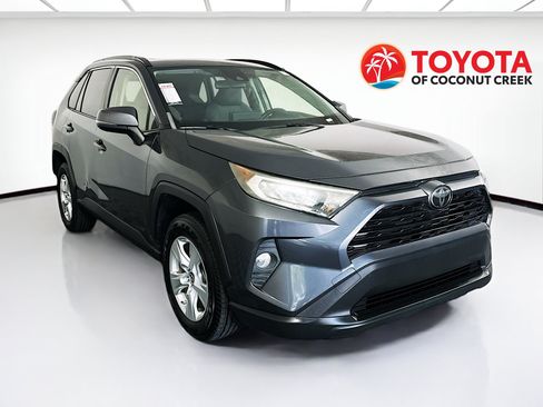 Used 2019 Toyota RAV4 XLE w/ Convenience Package FWD image 1