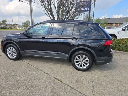Used 2020 Volkswagen Tiguan S image 8