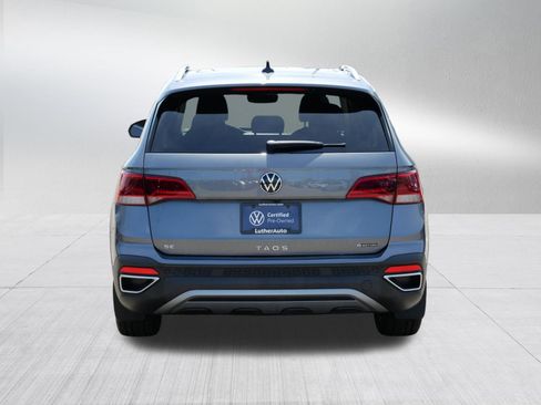 Certified 2022 Volkswagen Taos SE w/ Panoramic Sunroof Package AWD/4WD image 6