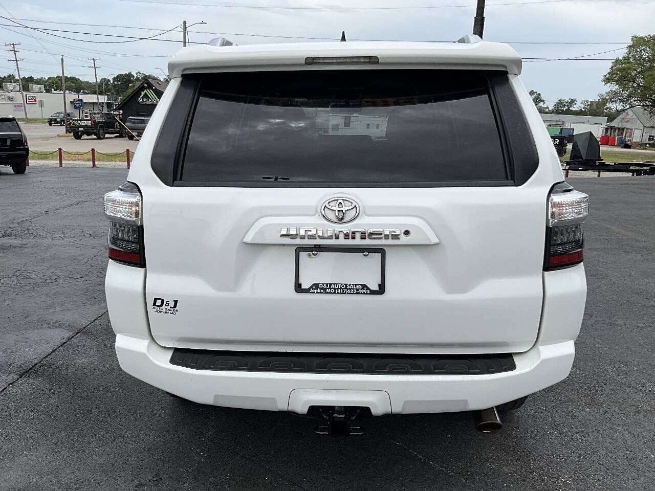 Used 2015 Toyota 4Runner SR5 w/ Four Season Floor Mat Package AWD/4WD image 6