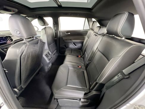 Used 2022 Volkswagen Atlas Cross Sport SEL R-Line image 25