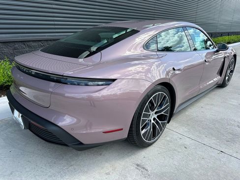 Used 2025 Porsche Taycan image 9