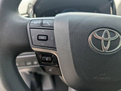 Used 2025 Toyota Camry LE AWD/4WD image 16