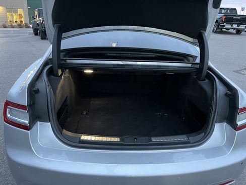 Used 2018 Lincoln Continental Premiere image 30