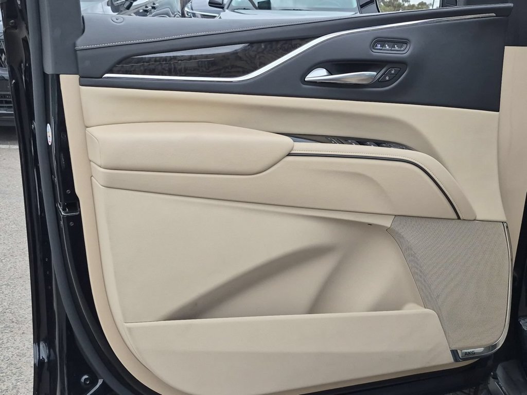 Used 2024 Cadillac Escalade Premium Luxury RWD image 23