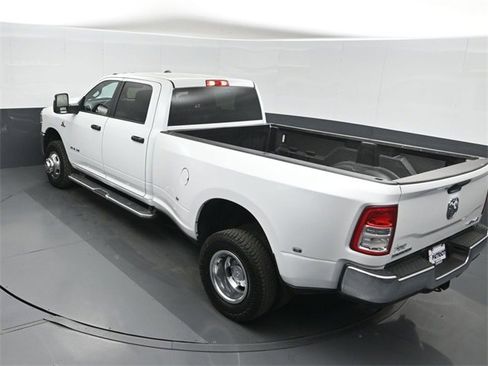 Used 2024 RAM 3500 Big Horn image 32