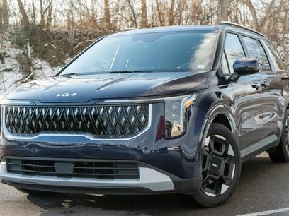 Used 2025 Kia Carnival EX