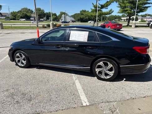 Used 2018 Honda Accord EX image 16