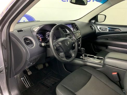 Used 2020 Nissan Pathfinder SV FWD image 16