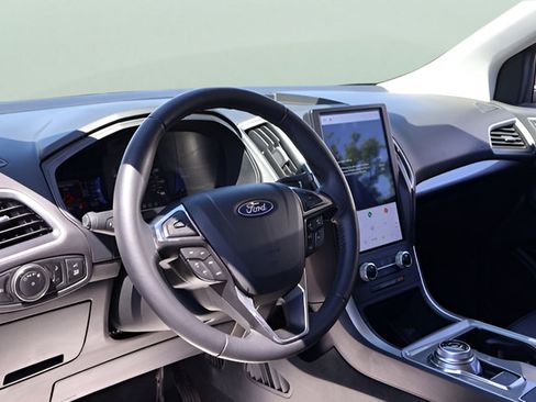 Used 2024 Ford Edge SEL w/ Convenience Package AWD/4WD image 12