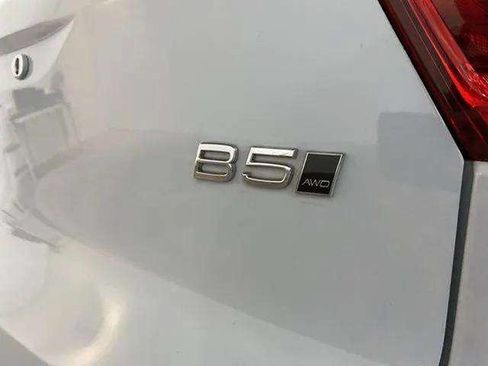Used 2025 Volvo XC40 B5 Core AWD/4WD image 98